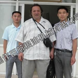 俄羅斯客戶(hù)到我公司洽談50T生物柴油設(shè)備